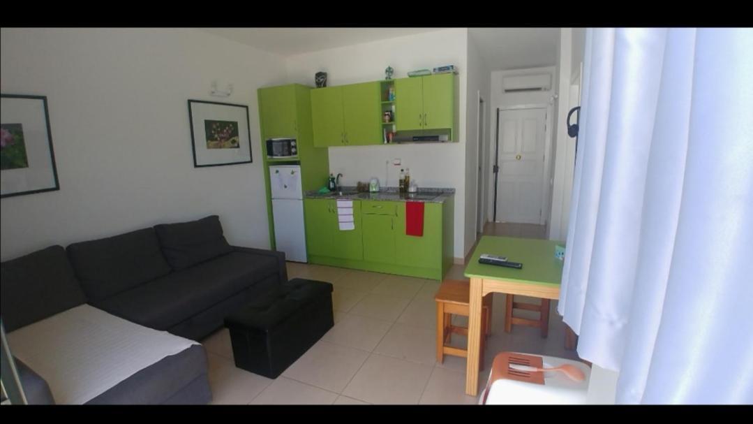 Private Room & Sunny Terrace San Bartolome de Tirajana  Exterior photo